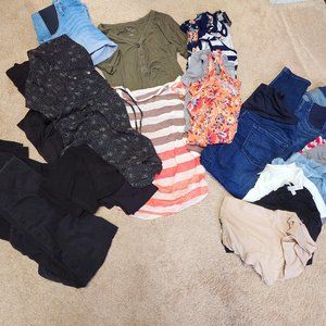 Maternity clothes bundle